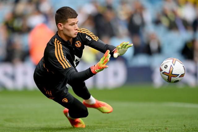 关于冲刺阶段体能课后，费耶诺德回应争议备战英超，压力陡增，资深球员宣示担当的信息